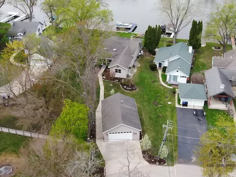 2601 N Villa Ln, Mchenry, IL 60051 photo 2
