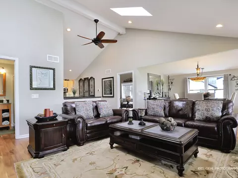 2601 N Villa Ln, Mchenry, IL 60051 photo 12