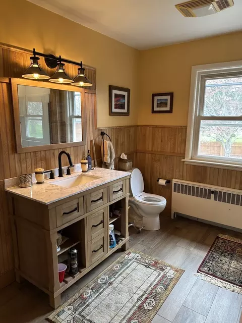 Bath - 436 E Seminary Ave, Onarga, IL 60955 photo 2 of 2