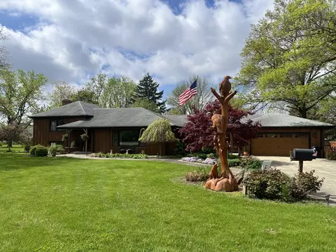 436 E Seminary Ave, Onarga, IL 60955