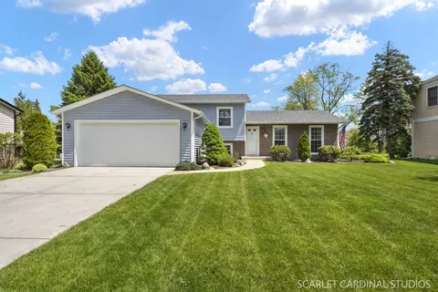 1677 Casa Solana Dr, Wheaton, IL 60189