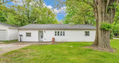 902 N Lincoln Ave, Urbana, IL 61801