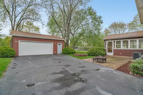 Exterior - 108 Augusta Rd, Oswego, IL 60543 photo 6 of 12