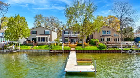 33750 N Lake Shore Dr, Grayslake, IL 60030
