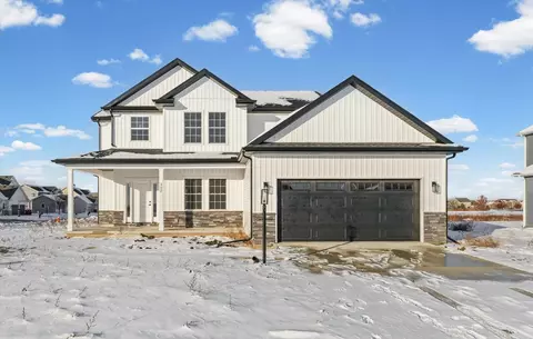 302 Sutton Dr, Savoy, IL 61874