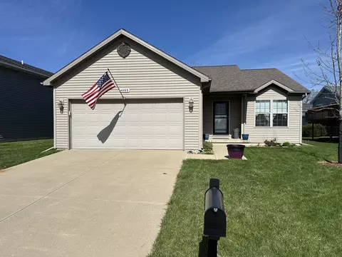 4003 Bluebell Dr, Bloomington, IL 61705