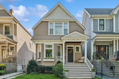 2111 W Waveland Ave, Chicago, IL 60618