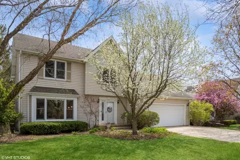 315 Thistle Ln, Lake Zurich, IL 60047