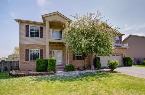 1120 Redwood Ln, Minooka, IL 60447
