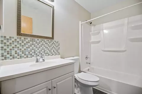 Bath - 14042 S Largo Ct, Plainfield, IL 60544 photo 4 of 4