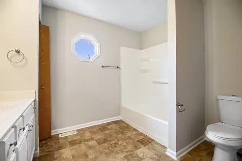 Bath - 14042 S Largo Ct, Plainfield, IL 60544 photo 3 of 4