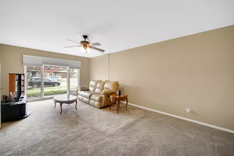 Living - 1102 W Compton Pt, Addison, IL 60101 photo 1 of 3