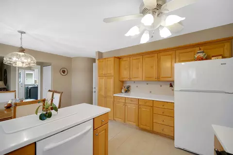 Kitchen - 1102 W Compton Pt, Addison, IL 60101 photo 2 of 2