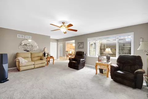 Living - 1102 W Compton Pt, Addison, IL 60101 photo 3 of 3