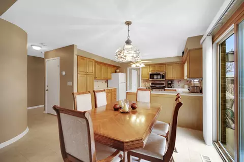Dining - 1102 W Compton Pt, Addison, IL 60101 photo 1 of 1