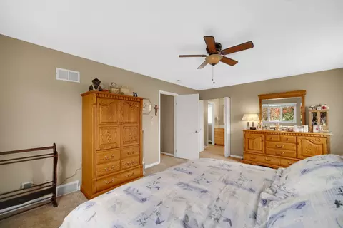 Bedroom - 1102 W Compton Pt, Addison, IL 60101 photo 2 of 4