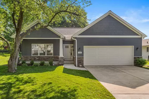 608 S Victor St, Champaign, IL 61821