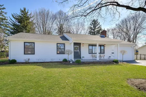 1212 Center St, Geneva, IL 60134