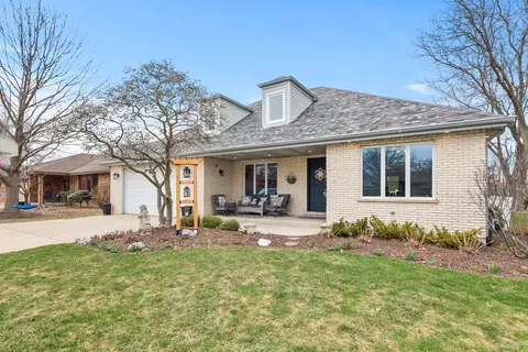 6932 Westview Dr, Oak Forest, IL 60452 photo 3