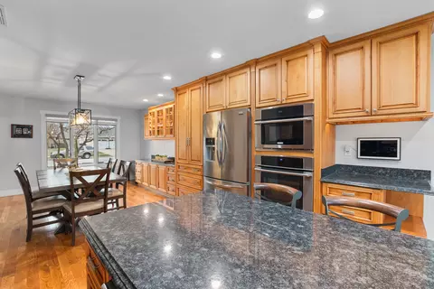 6932 Westview Dr, Oak Forest, IL 60452 photo 15