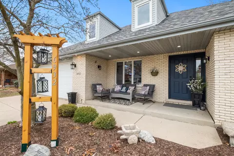 6932 Westview Dr, Oak Forest, IL 60452 photo 4