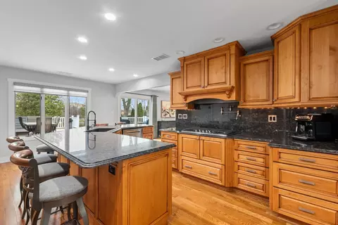 6932 Westview Dr, Oak Forest, IL 60452 photo 10