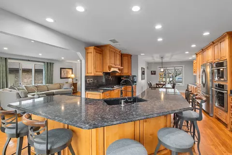 6932 Westview Dr, Oak Forest, IL 60452 photo 16