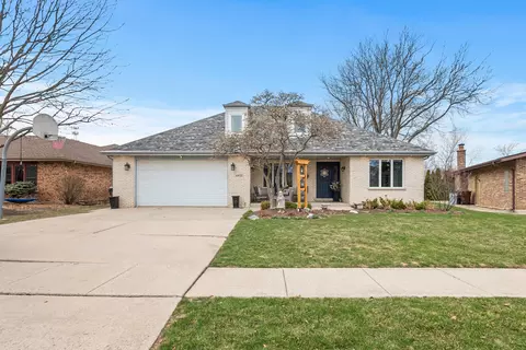 6932 Westview Dr, Oak Forest, IL 60452