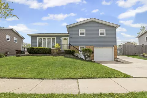5815 Victoria Dr, Oak Forest, IL 60452