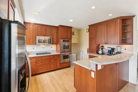 Kitchen - 4569 Gettysburg Dr, Rolling Meadows, IL 60008 photo 1 of 6