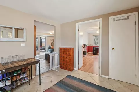 Entry Way - 4569 Gettysburg Dr, Rolling Meadows, IL 60008 photo 1 of 1