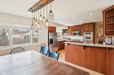 Kitchen - 4569 Gettysburg Dr, Rolling Meadows, IL 60008 photo 2 of 6