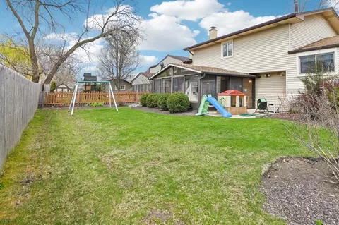 Exterior - 4569 Gettysburg Dr, Rolling Meadows, IL 60008 photo 7 of 8