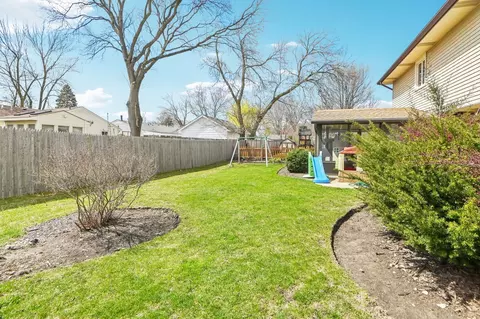 Exterior - 4569 Gettysburg Dr, Rolling Meadows, IL 60008 photo 8 of 8