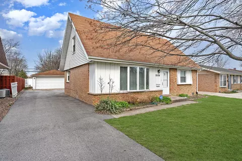 13006 W Playfield Dr, Crestwood, IL 60418