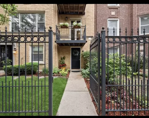 1210 W Roscoe St #G, Chicago, IL 60657