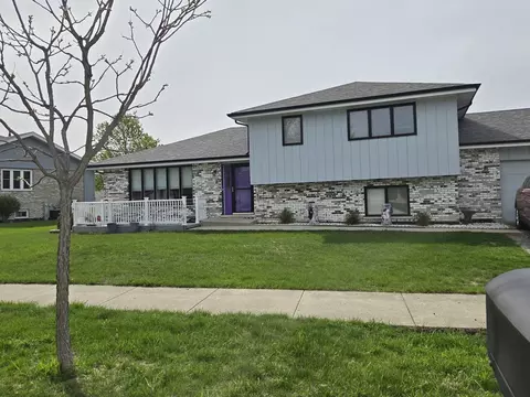 8919 Meadowview Dr, Orland Hills, IL 60487