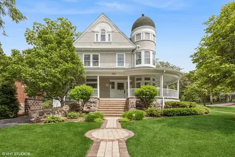 570 Anthony St, Glen Ellyn, IL 60137