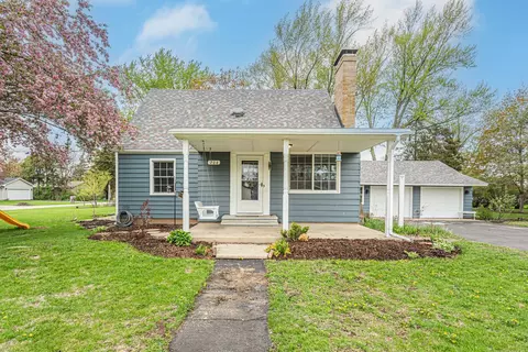 204 7th Ave, Marengo, IL 60152