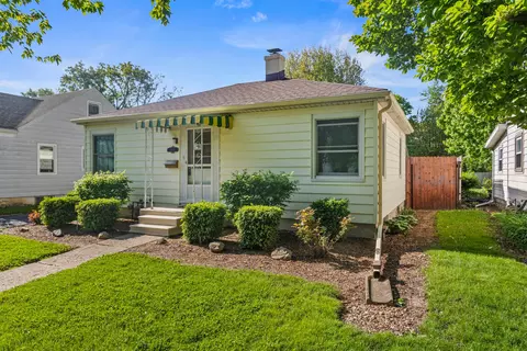 809 W Columbia Ave, Champaign, IL 61820