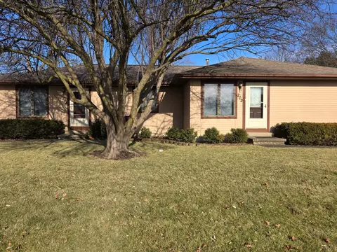 202 W 204 W Amie Ave, Hinckley, IL 60520