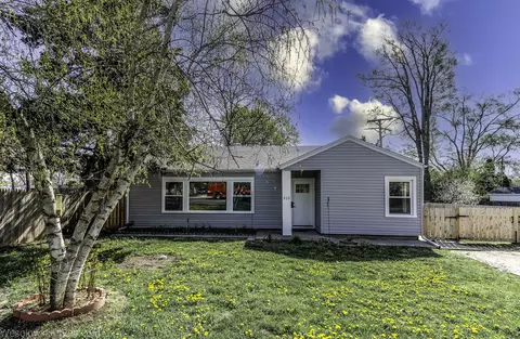 315 S Lake St, Mundelein, IL 60060