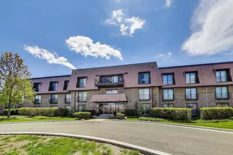 3950 Dundee Rd #210, Northbrook, IL 60062