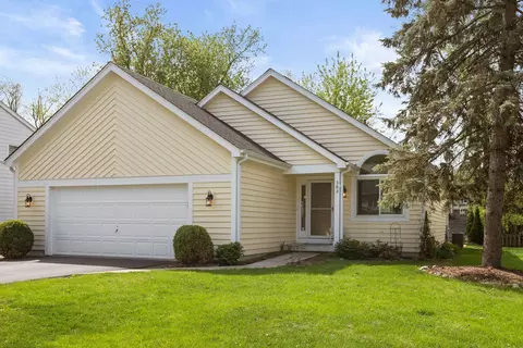 303 Bell Dr, Cary, IL 60013