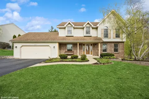 1210 Spring Hill Dr, Algonquin, IL 60102