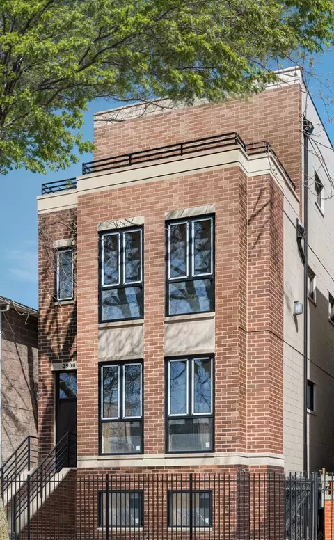 2900 W Palmer St #1, Chicago, IL 60647