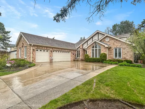 1911 Franklin Dr, Glenview, IL 60026