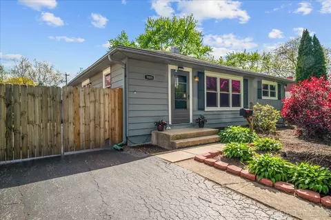 3005 Starling Ln, Rolling Meadows, IL 60008