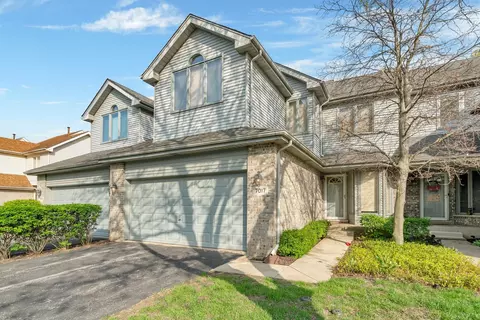 7017 Plymouth Ct, Tinley Park, IL 60477