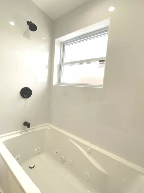 Bath - Undisclosed, Chicago, IL 60617 photo 5 of 8